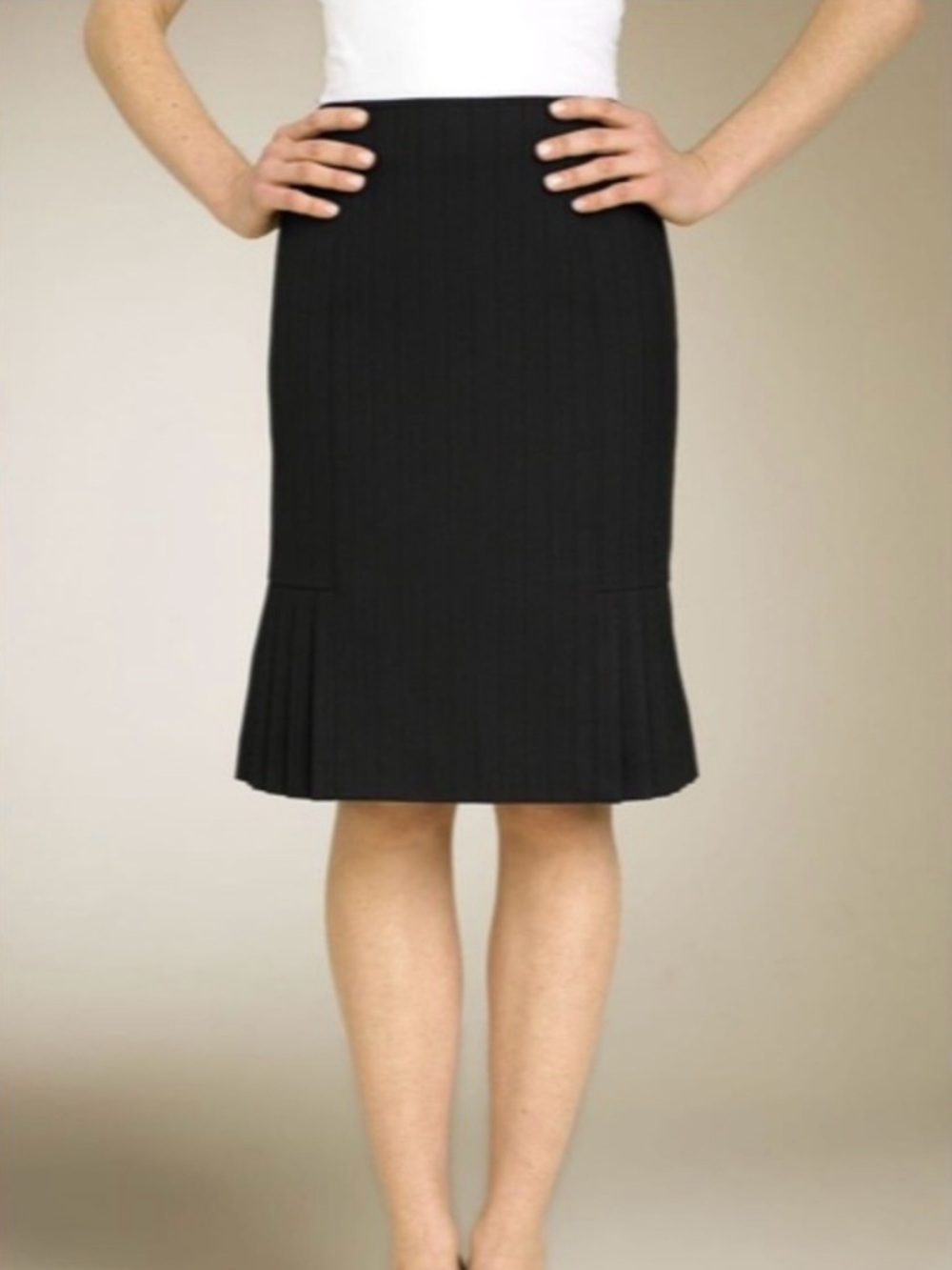Semantiks Pleated-Hem Pencil Skirt